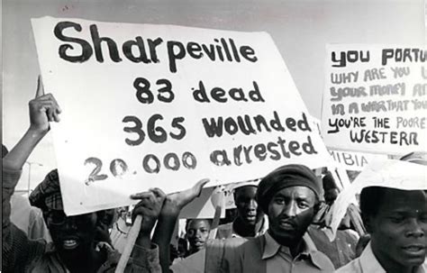  Sharpeville 학살: 1960년 3월 21일, 인종차별 정책에 맞선 평화로운 시위와 그 비극적인 결과